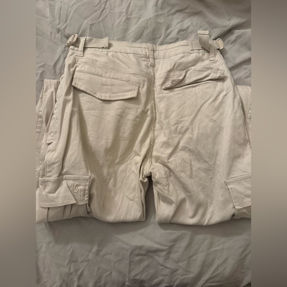 BuffBunny Curvy Stretch Cargo Pants - Picture 6 of 7